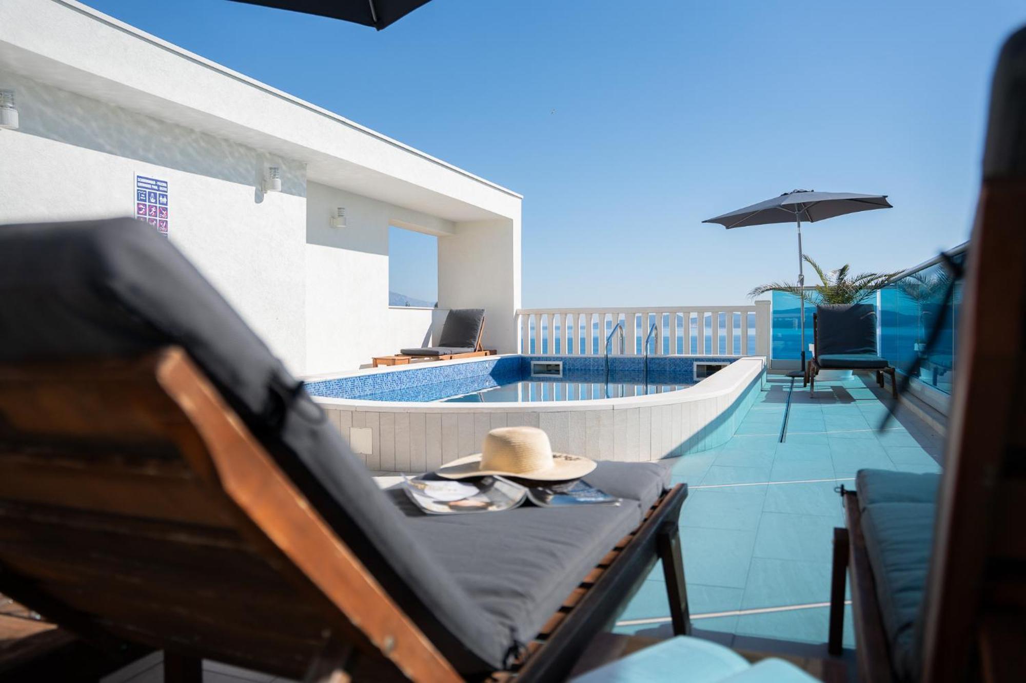 Sunny Hill Apartments With Rooftop Pool Čelina Exterior photo