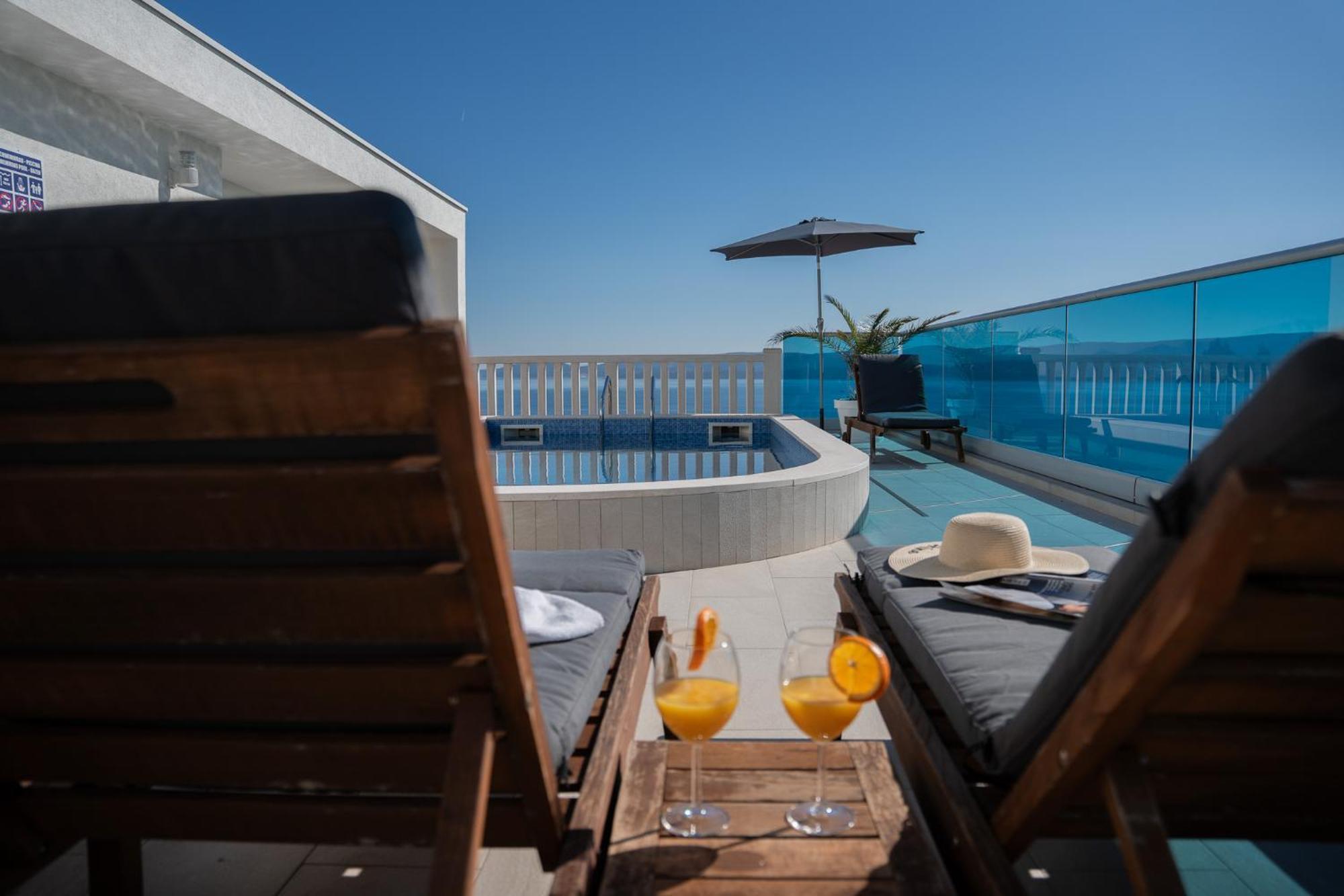 Sunny Hill Apartments With Rooftop Pool Čelina Exterior photo